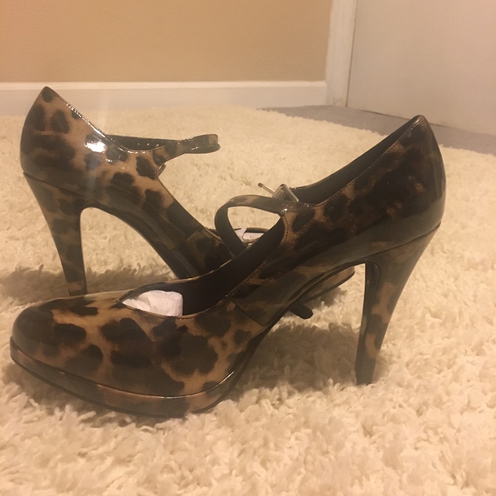 Nine west size 9 printed high heels
